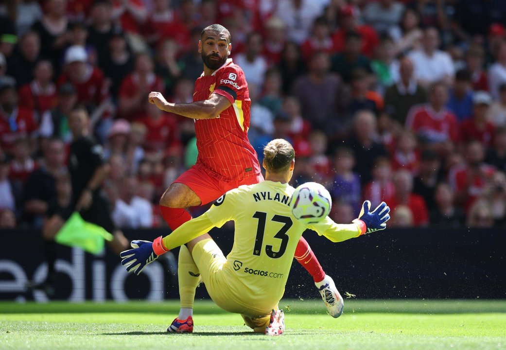 EL delantero egipcio Mohamed Salah del Liverpool en acción ante el portero del sevilla Orjan Nyland n Liverpool, Reino Unido. EFE/EPA/ADAM VAUGHAN